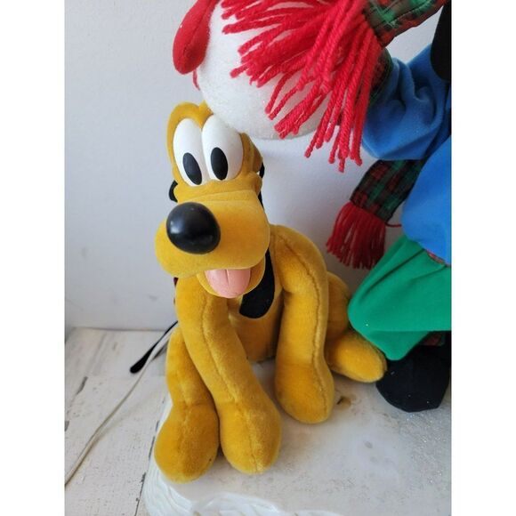 Santa's best goofy Pluto snowball fight animated motionette Xmas decor - Picture 7 of 16